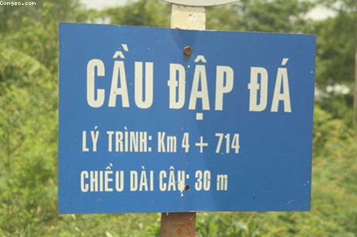 Cầu đập đá